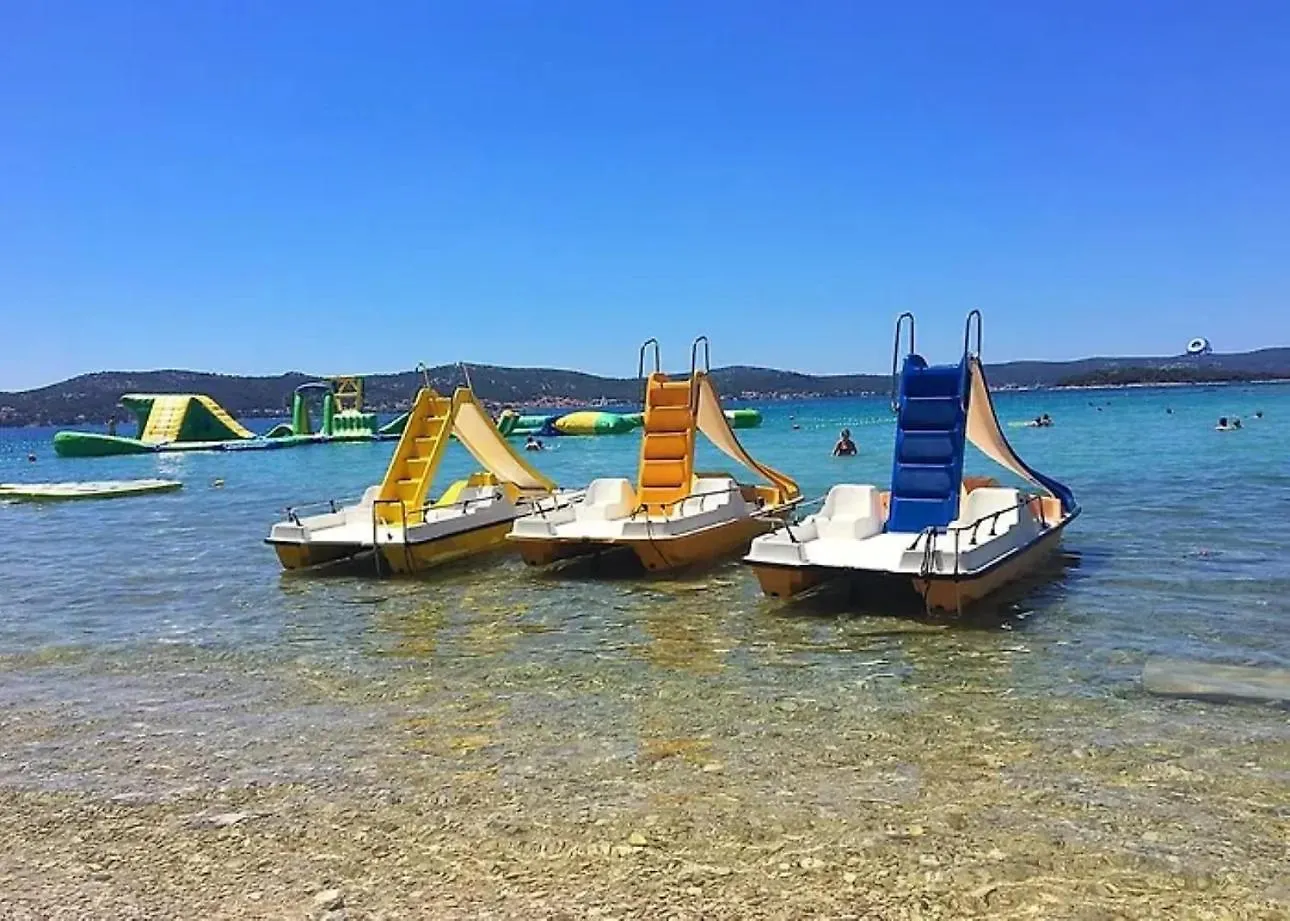 Azura Mobile Home, Biograd Na Moru 0*,