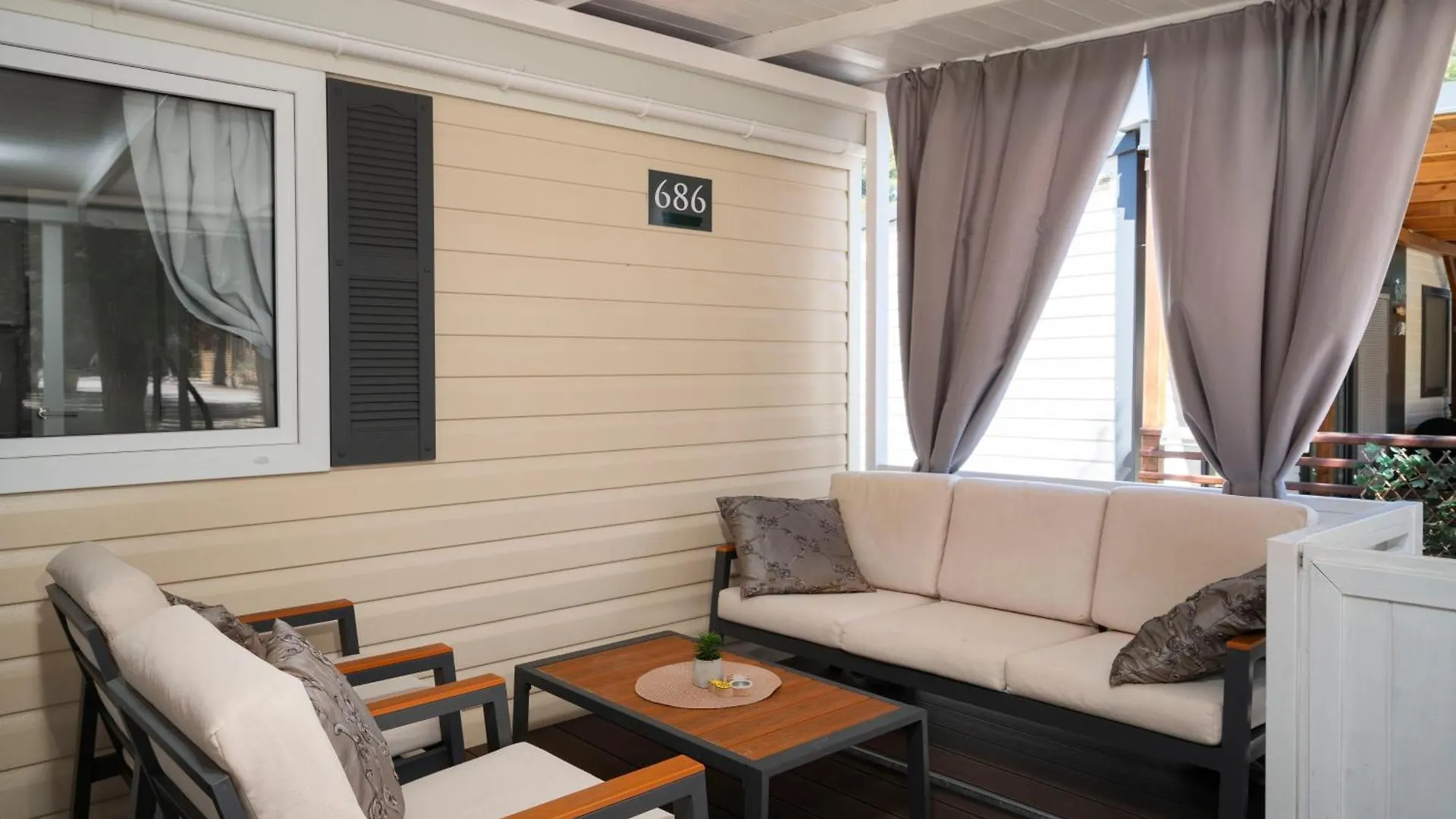Azura Mobile Home, Biograd Na Moru