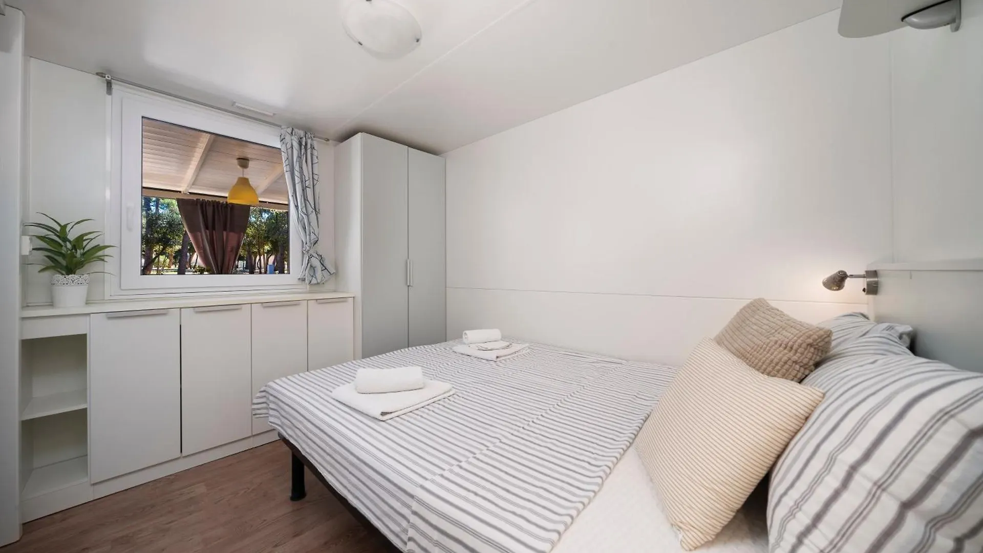 Azura Mobile Home, Biograd Na Moru